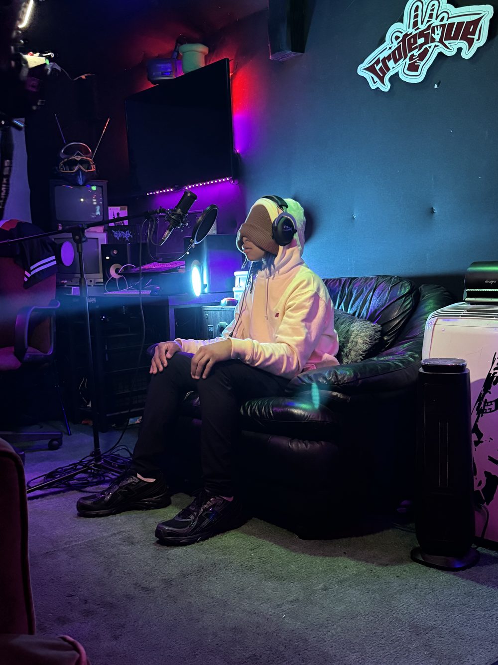 Kid Cxbra in the studio